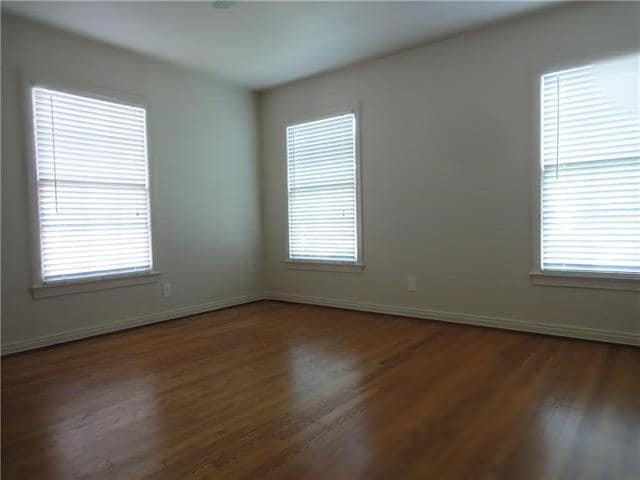 Building Photo - 6259 Kenwood Ave