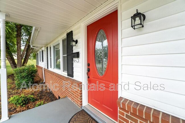 Building Photo - 815 Julianne Dr
