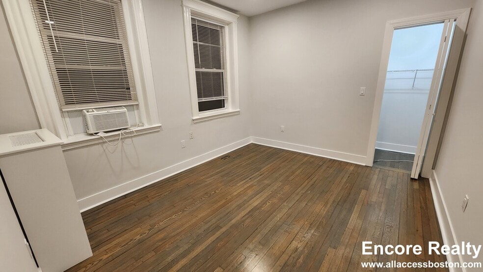 Building Photo - 110 Park St