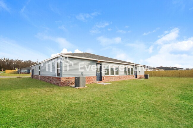 Building Photo - 6615 NW Kathleen St