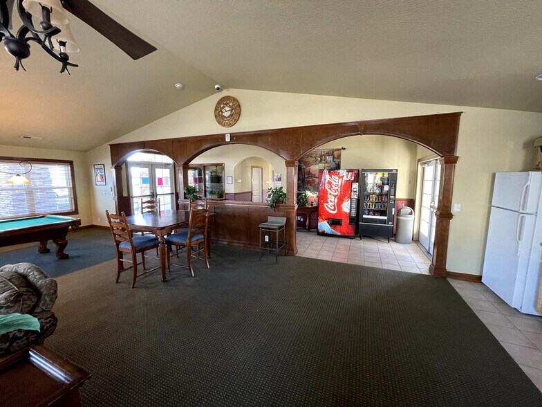 Building Photo - 6405N Chapel Hill Blvd