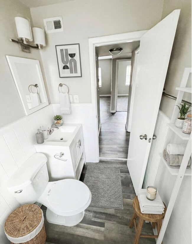 Building Photo - Second-Floor 2-Bedroom Premium Apartment | 850 SF