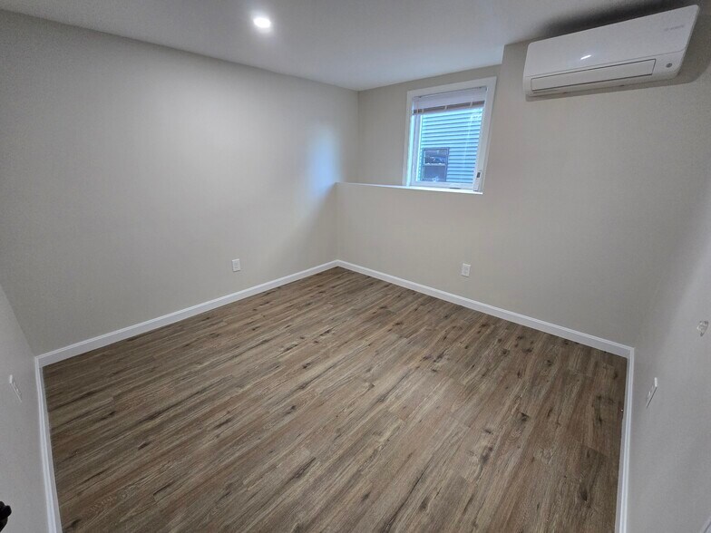 Building Photo - 27 Douglas Ave