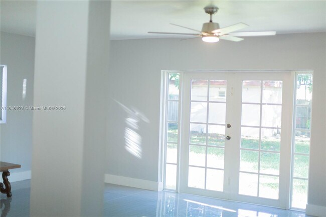 Building Photo - 624 Westward Dr