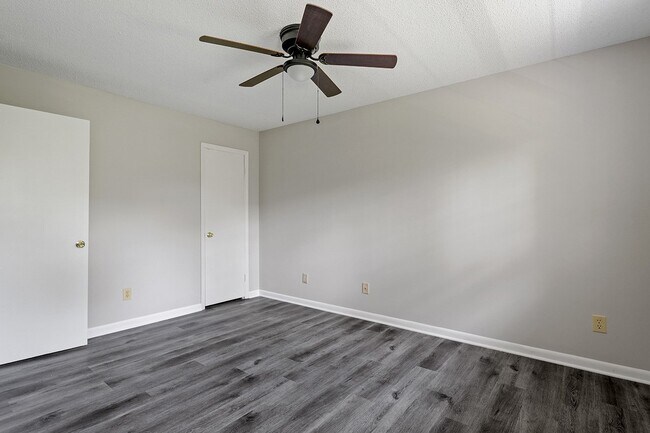 Building Photo - 7 Jadewood Ct