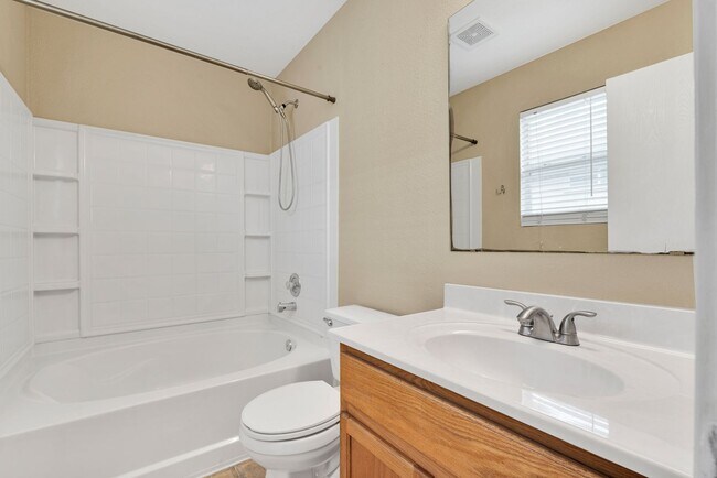 Building Photo - Charming 3 Bedroom Home in Bulverde Village – Prime Location!