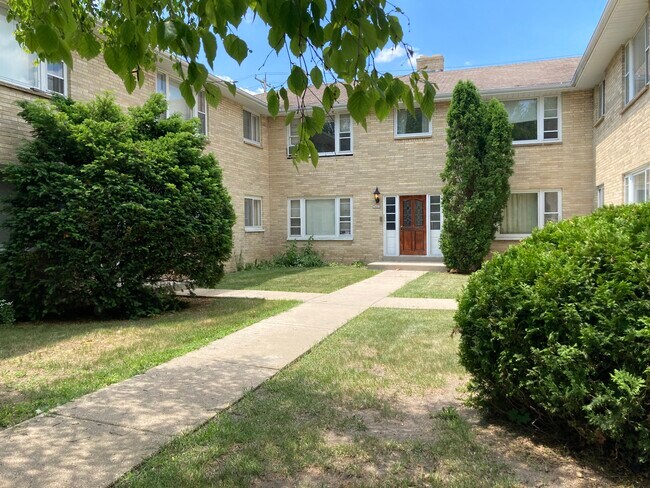 Primary Photo - 3465 S 83rd St