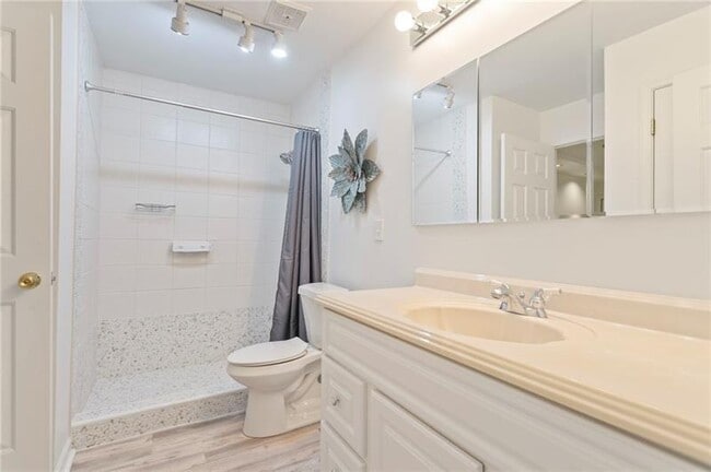 Building Photo - 133 Parkstone Way