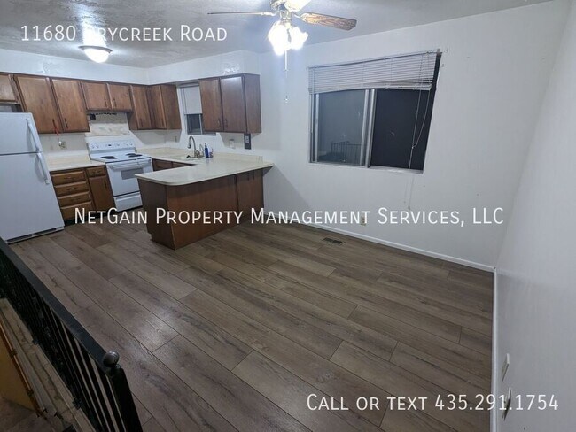 Building Photo - 11680 E Dry Creek Rd