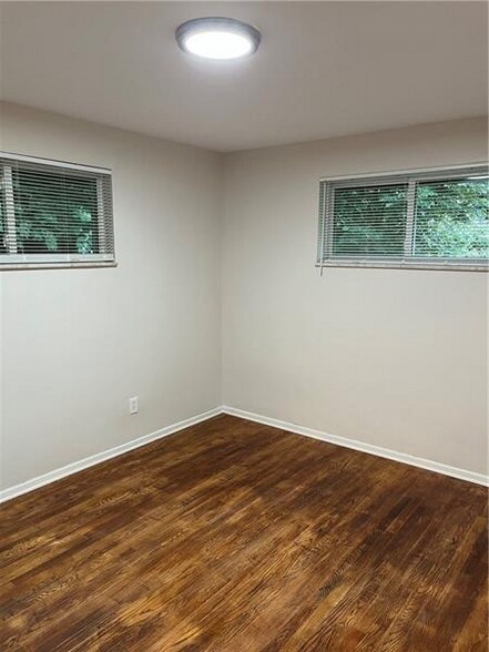 Building Photo - 785 Becks Run Rd