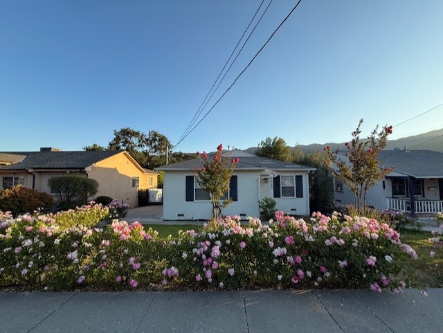 Main House - 2848 Manhattan Ave