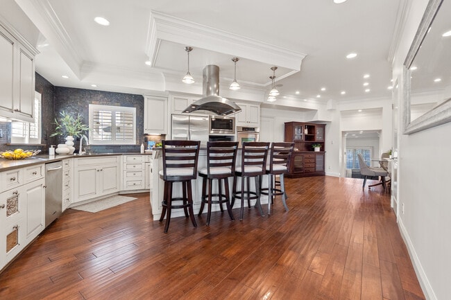 Building Photo - 1077 10th St