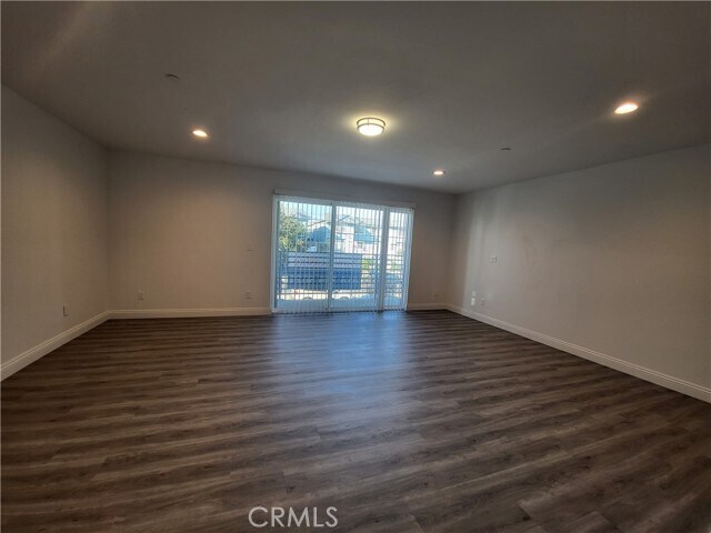 Building Photo - 14614 Vanowen St