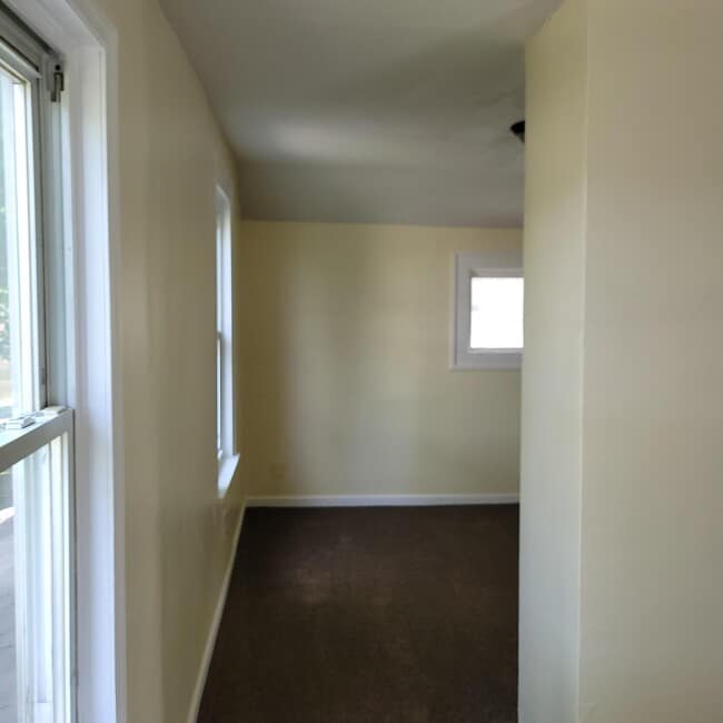 Building Photo - 438 S Powell Ave