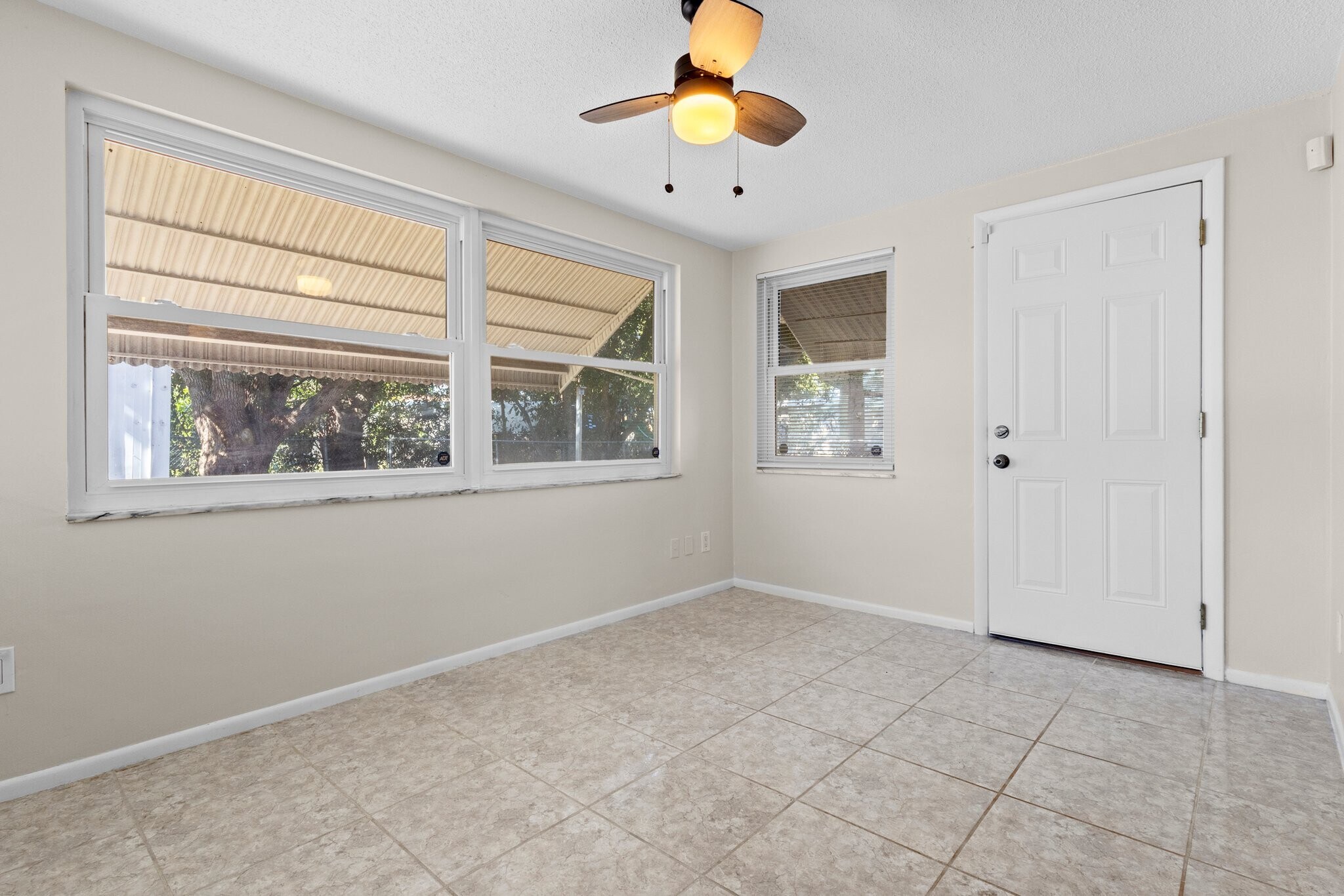 Building Photo - 2509 Sweetwood Dr