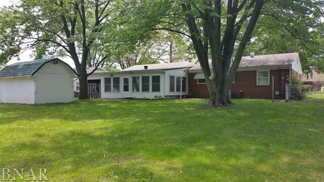 Building Photo - 806 S Cottage Ave