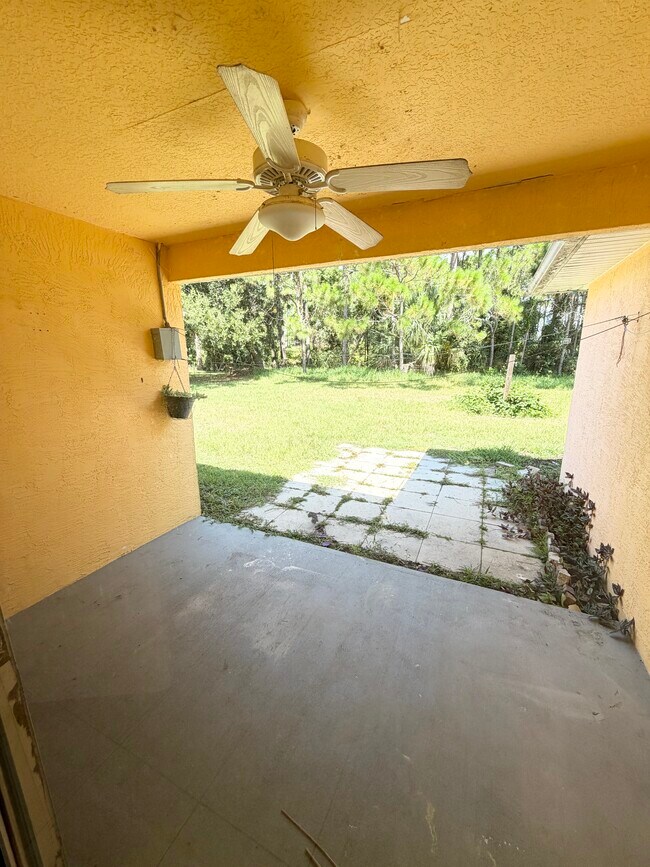 Building Photo - 33 Flamingwood Ln #B