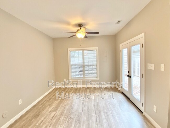 Building Photo - 411 Quarterpath Rd