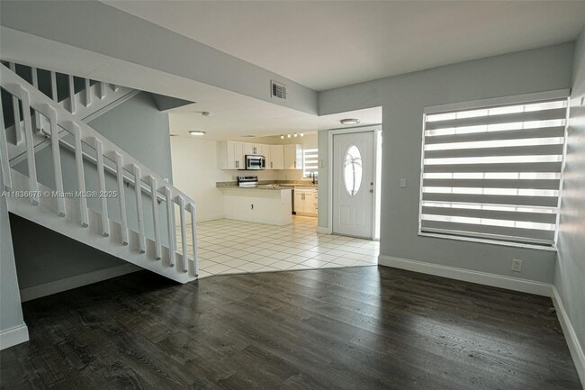 Building Photo - 6211 SW 138th Ct