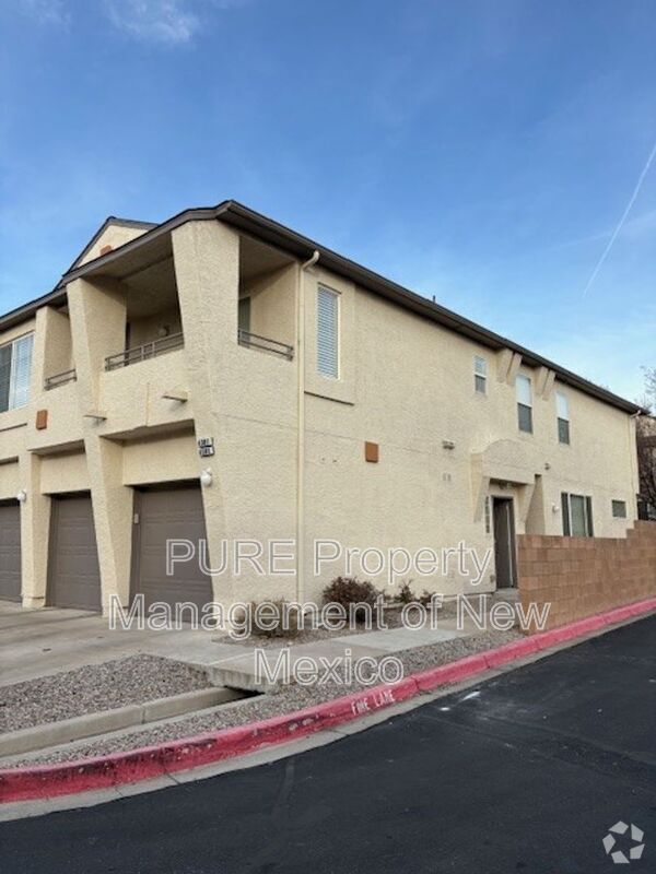 Building Photo - 6501 San Antonio Dr NE