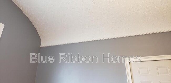 Building Photo - 2806 E 5th Ave