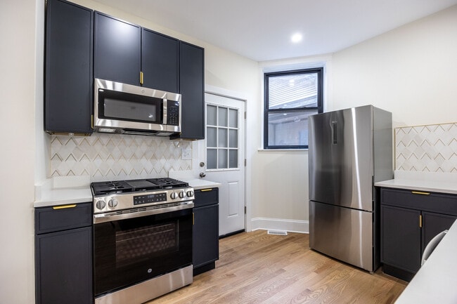 Building Photo - 4638 N Hamilton Ave