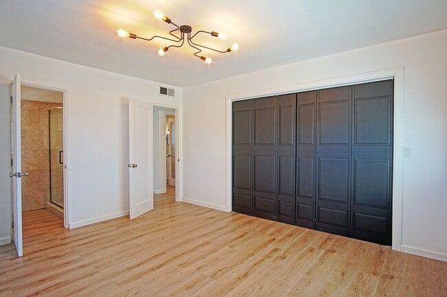 Building Photo - UPTOWN UPDATED 3/BD 2/BA 1/CG