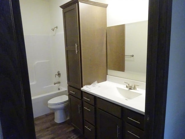 Building Photo - 706 McHugh Rd