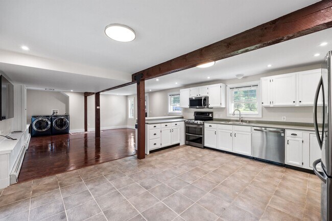 Building Photo - 24 Morrill Rd