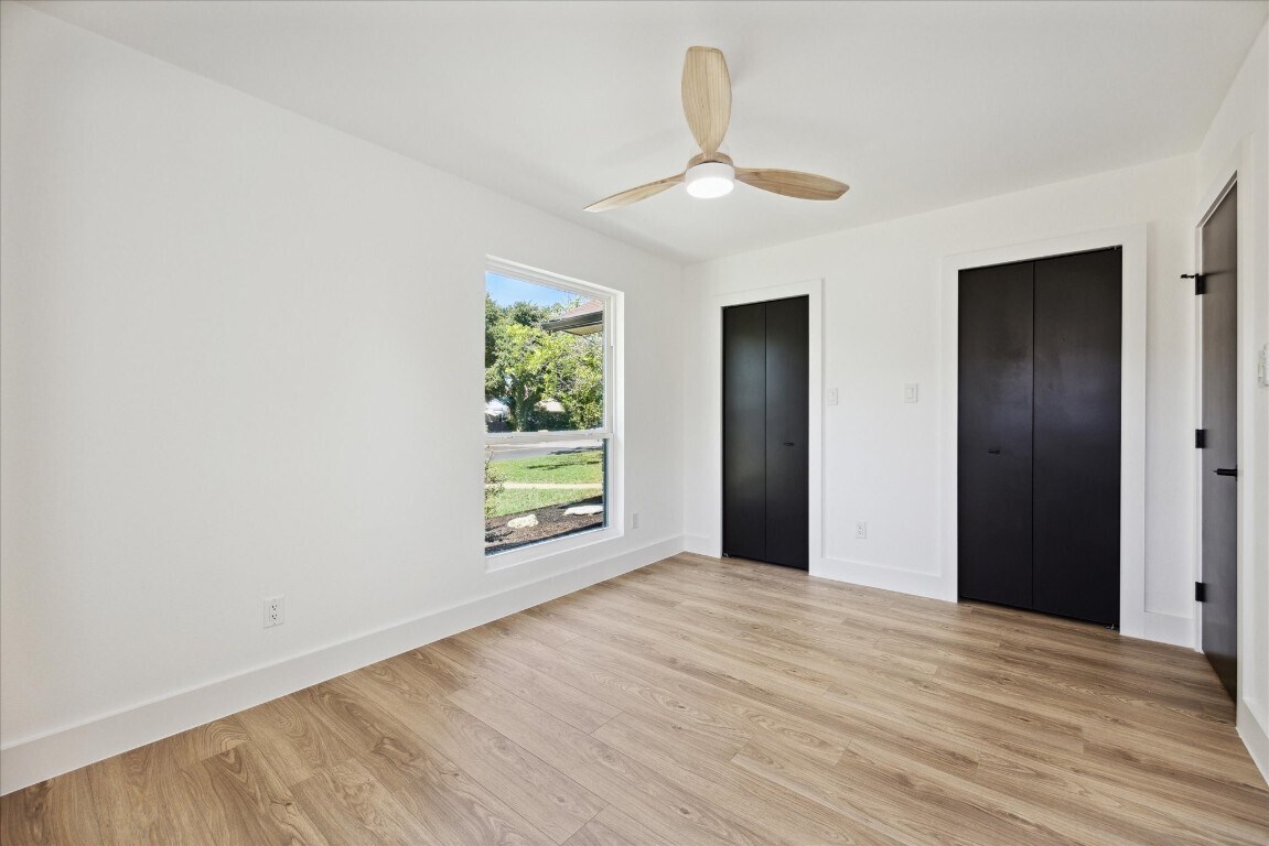 Building Photo - 7130 Scenic Brook Dr