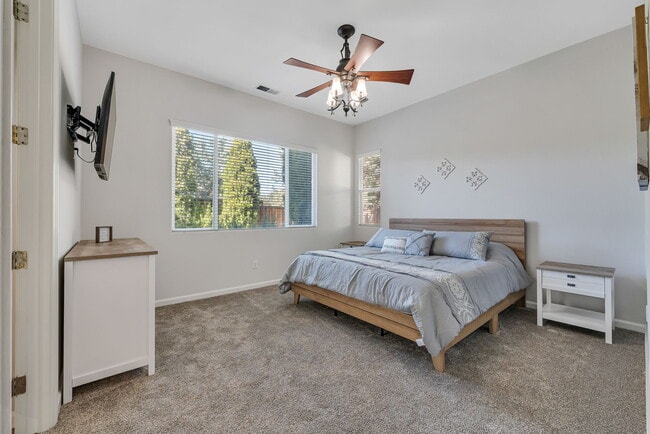 Building Photo - 10577 Eagle Falls Way