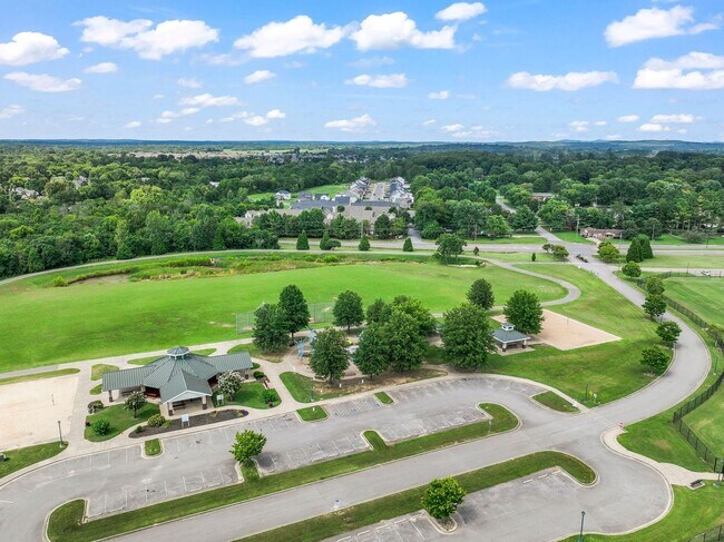 Building Photo - Spacious Townhome in Siegel School Zone – 2 Private Suites & Open Floor Plan!