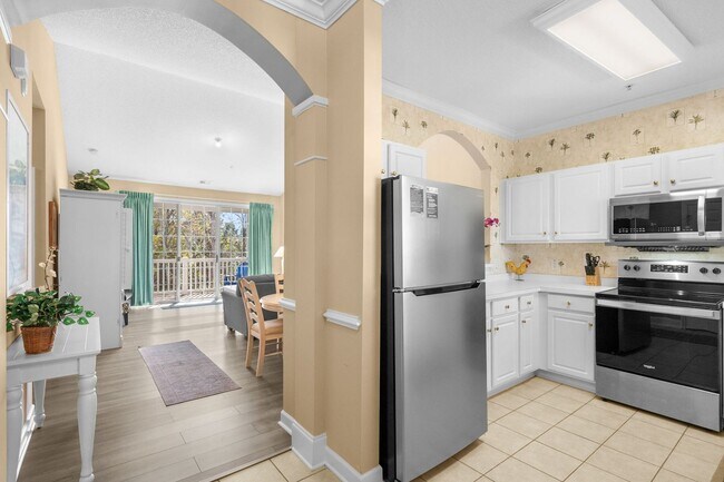 Building Photo - 6015 Catalina Dr