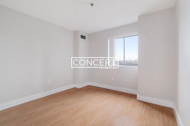 Building Photo - 15 N Beacon St