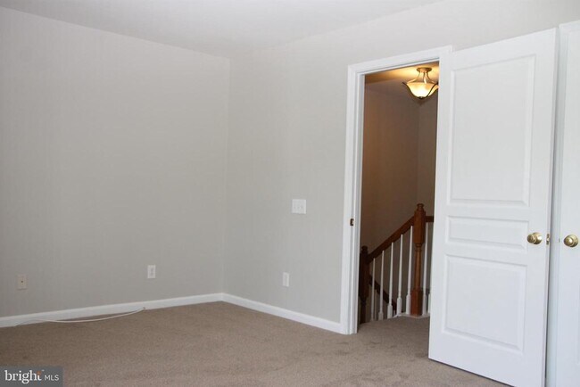 Building Photo - 157 Hudson Dr