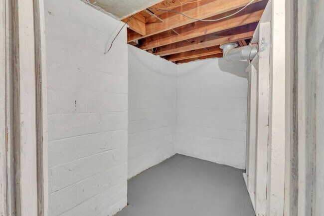 Building Photo - 47-53 S Burgess Ave