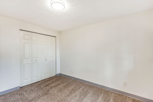 Building Photo - 2024 E Cataldo Ave