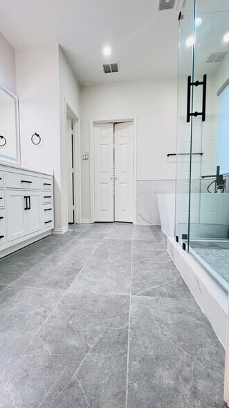 Building Photo - 818 Green Pond Dr