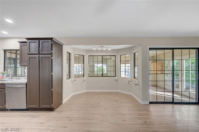 Building Photo - 904 Swift Bear St