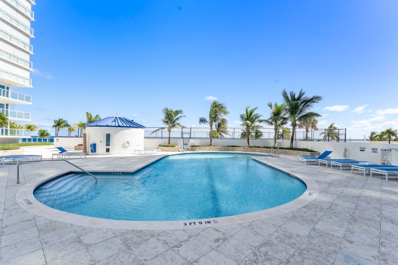 Building Photo - 1360 S Ocean Blvd