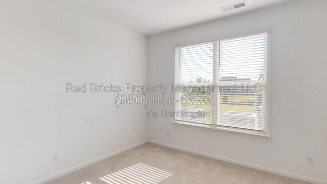 Building Photo - 13248 Chopin Ridge Rd