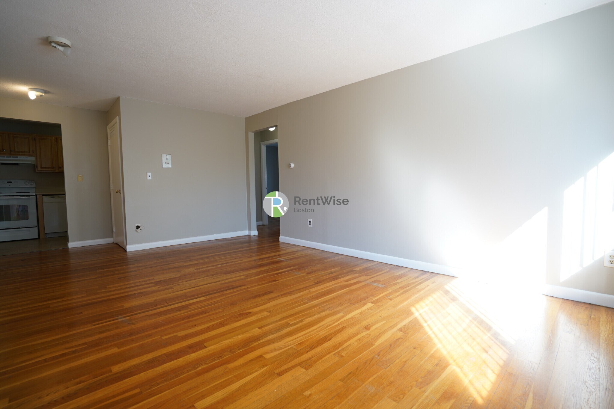 Building Photo - 122 Dustin St