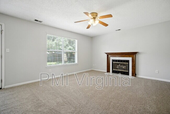 Building Photo - 312 Hickory Hinge Way