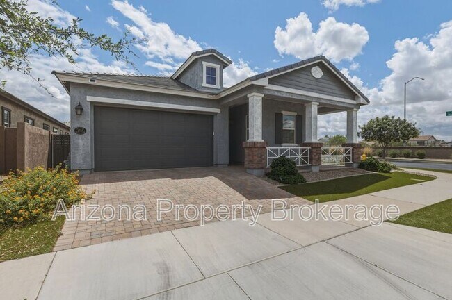 Building Photo - 2747 S Wildrose