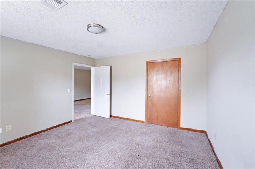 Building Photo - 124 Evergreen Trail SE