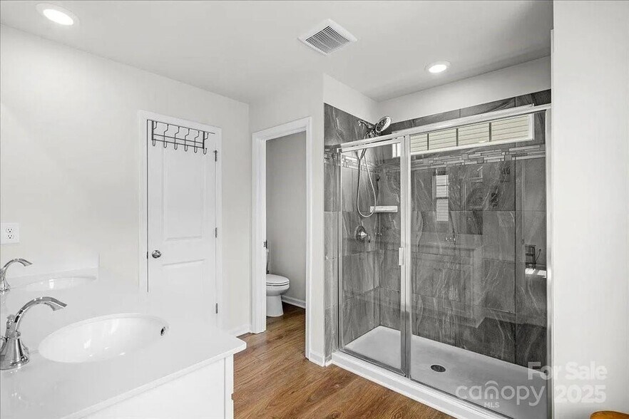 Building Photo - 13044 Cottage Crst Ln