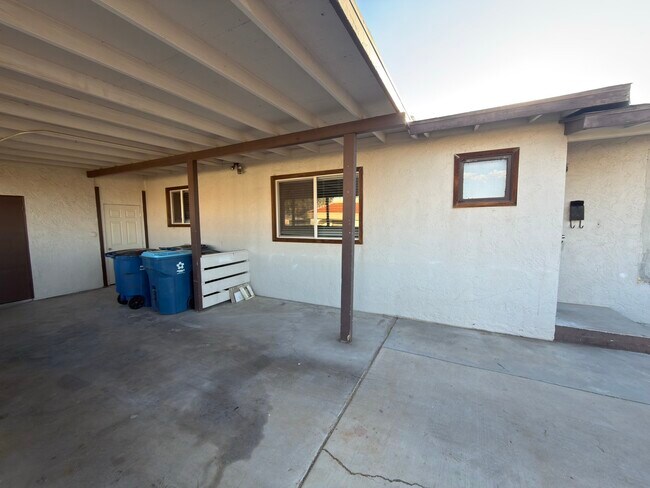 Building Photo - 1108 Cashman Dr