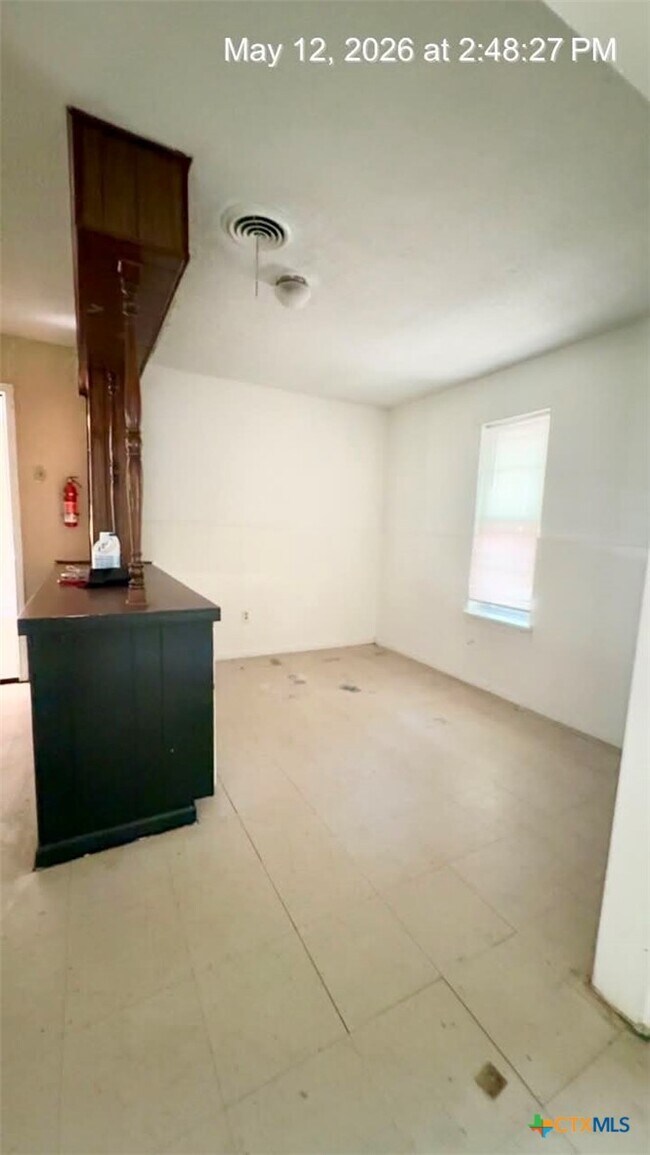 Building Photo - 607 Curry Ave