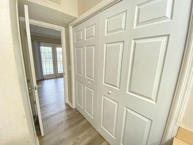 Building Photo - 435 Wymore Rd