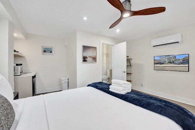 Building Photo - 3020 Seville St